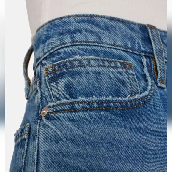 Frame Le Jane Crop Denim in Caramia - Picture 2 of 9